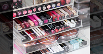 Acrylic-drawers-for-lip-glosses