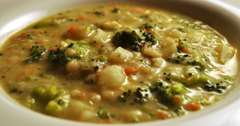 Broccoli-cheese-and-Potato-soup