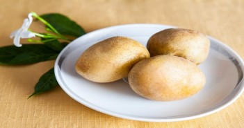 Effective Home Remedies to Get Rid of Dark Circles4