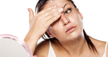 Get-Rid-Of-Your-Make-Up-Before-You-Sleep[1]