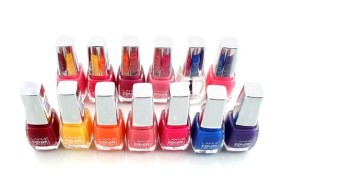 nail color lakme