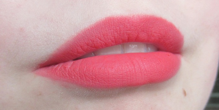 Lipstick Shades for Red Dress3