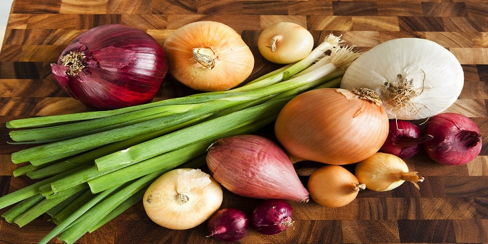 Use Raw Onions To Enhance Your Beauty & Health